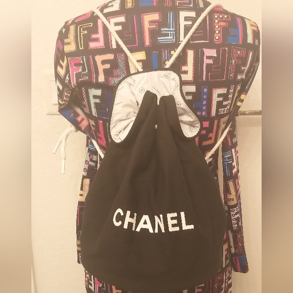 Chanel Black Canvas Bucket bag/bookbag - Picture 3 of 11
